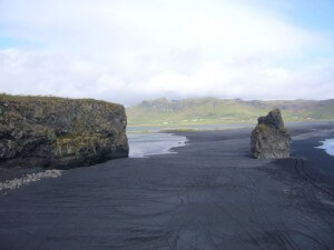 zwarte stranden dyrholaey