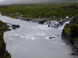 hraunfossar waterval